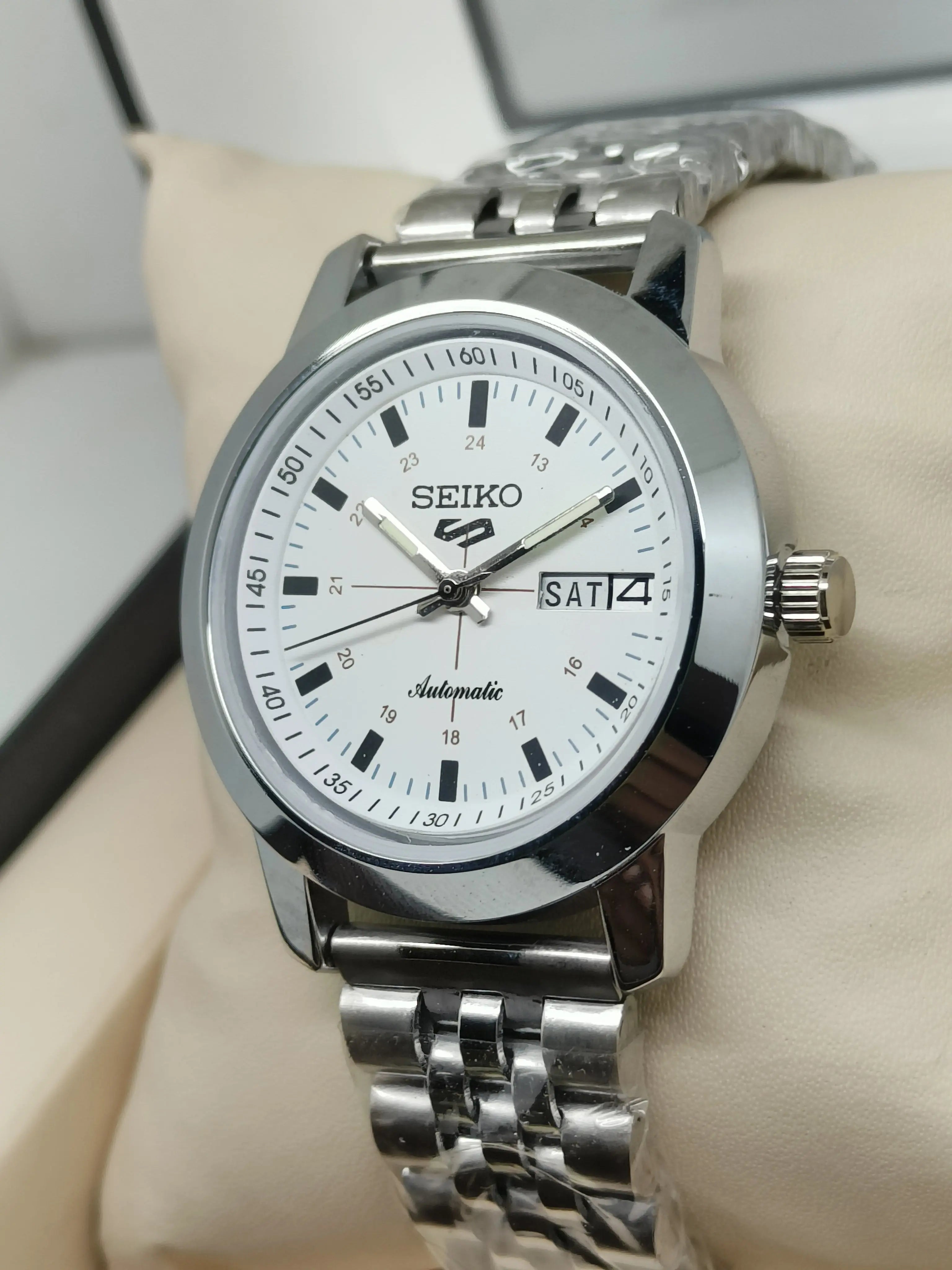 Seiko 5 Vintage Camper Style – Restored Classic National Watches
