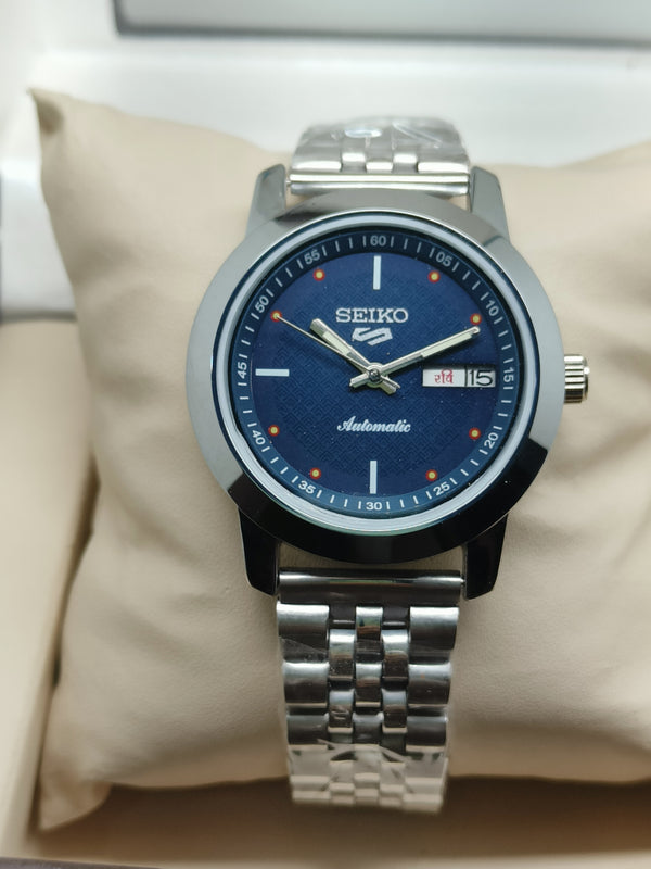 Seiko 5 Vintage Cushion Case – Refurbished Retro Vibes