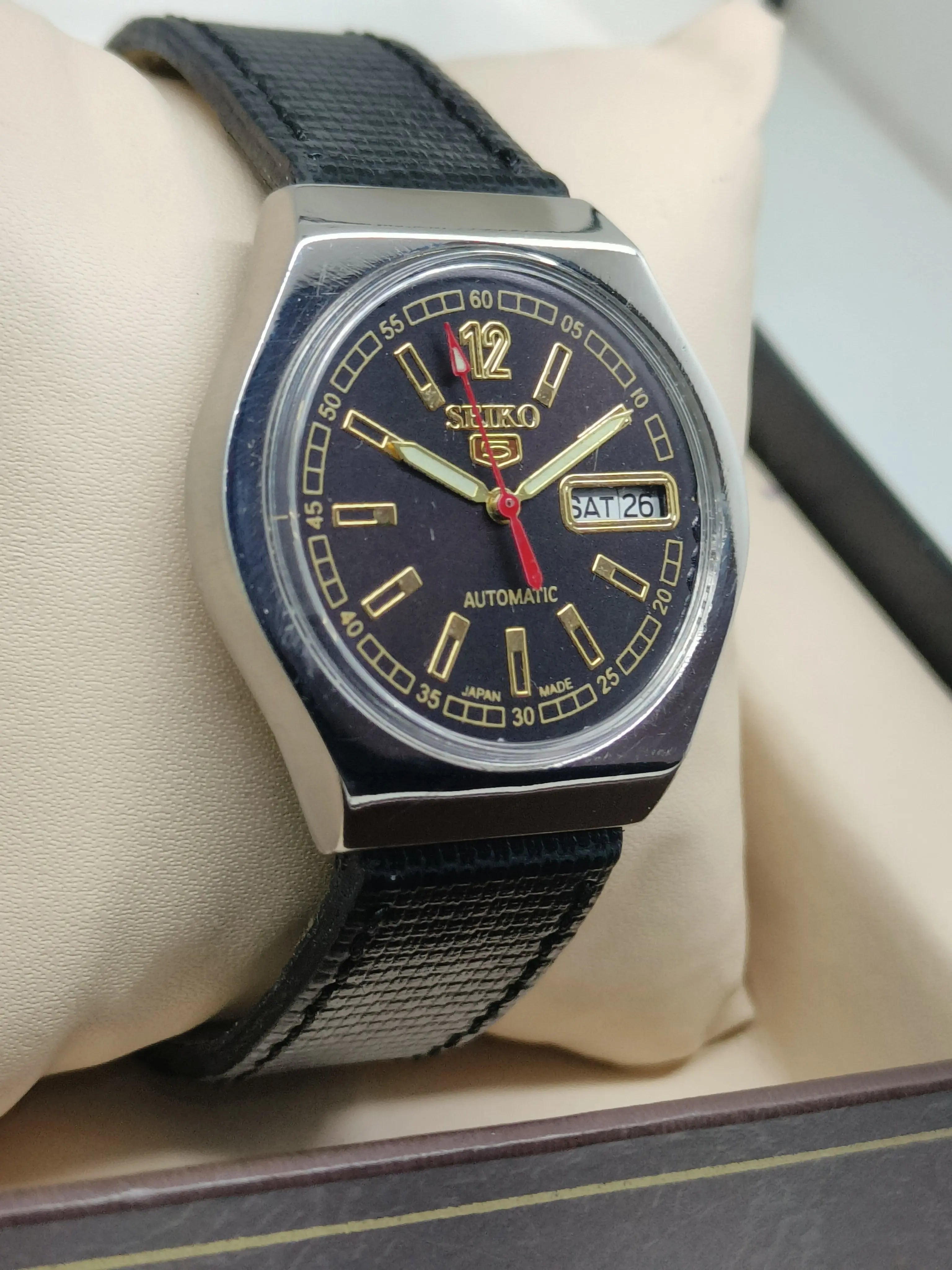 Seiko 5 Vintage Stainless Steel – Refurbished Everyday Wear National Watches