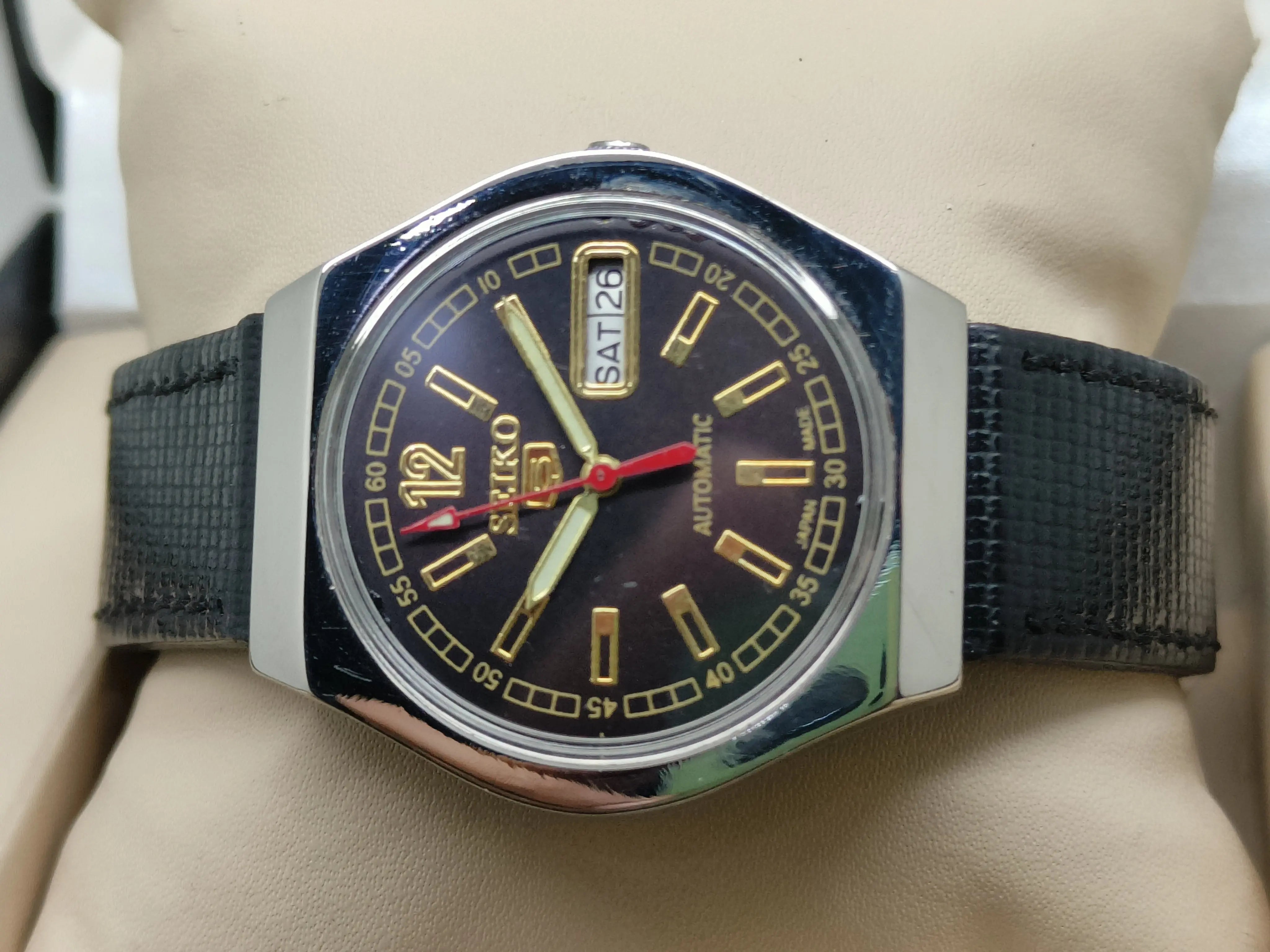 Seiko 5 Vintage Stainless Steel – Refurbished Everyday Wear National Watches