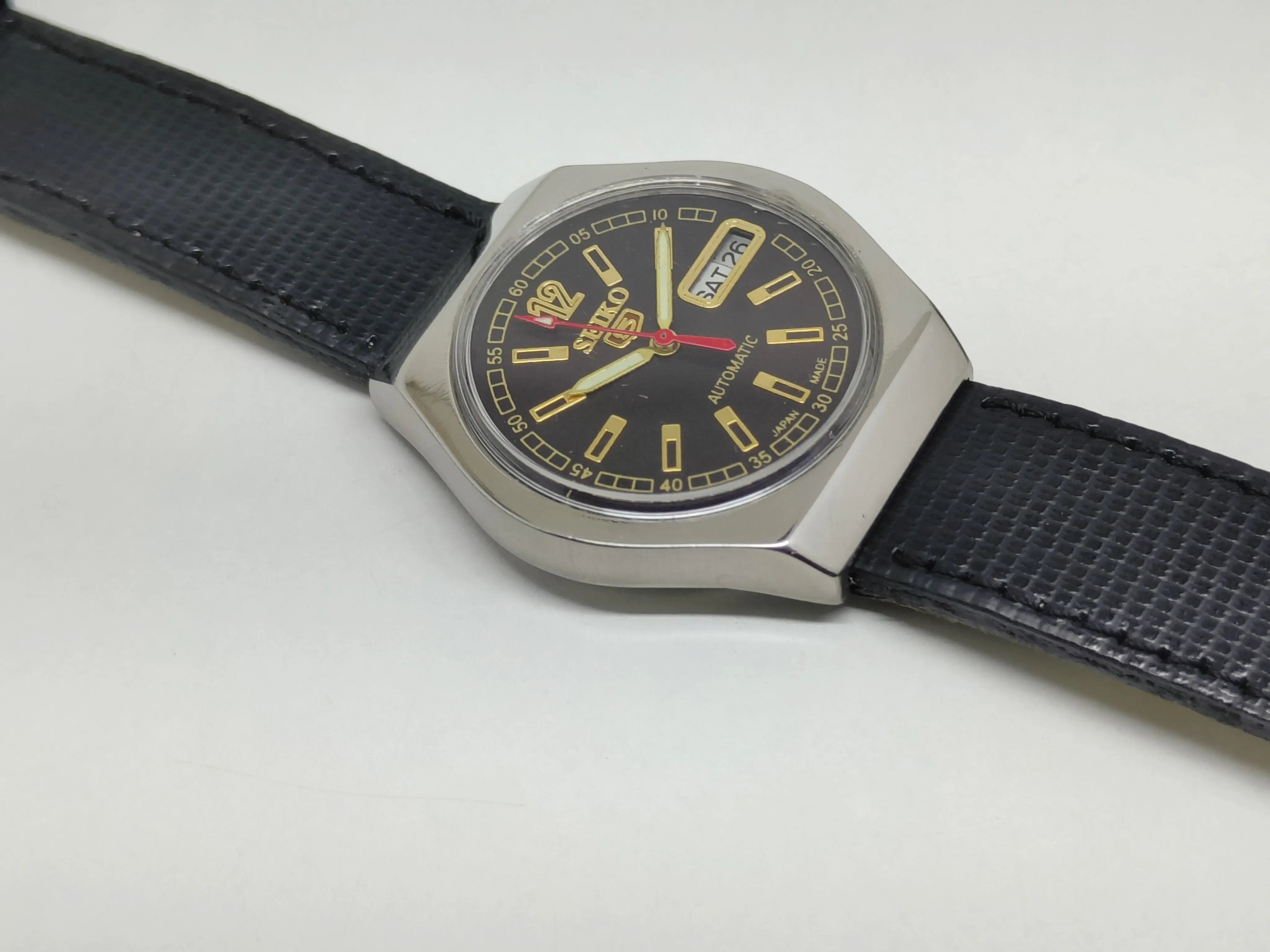 Seiko 5 Vintage Stainless Steel – Refurbished Everyday Wear National Watches