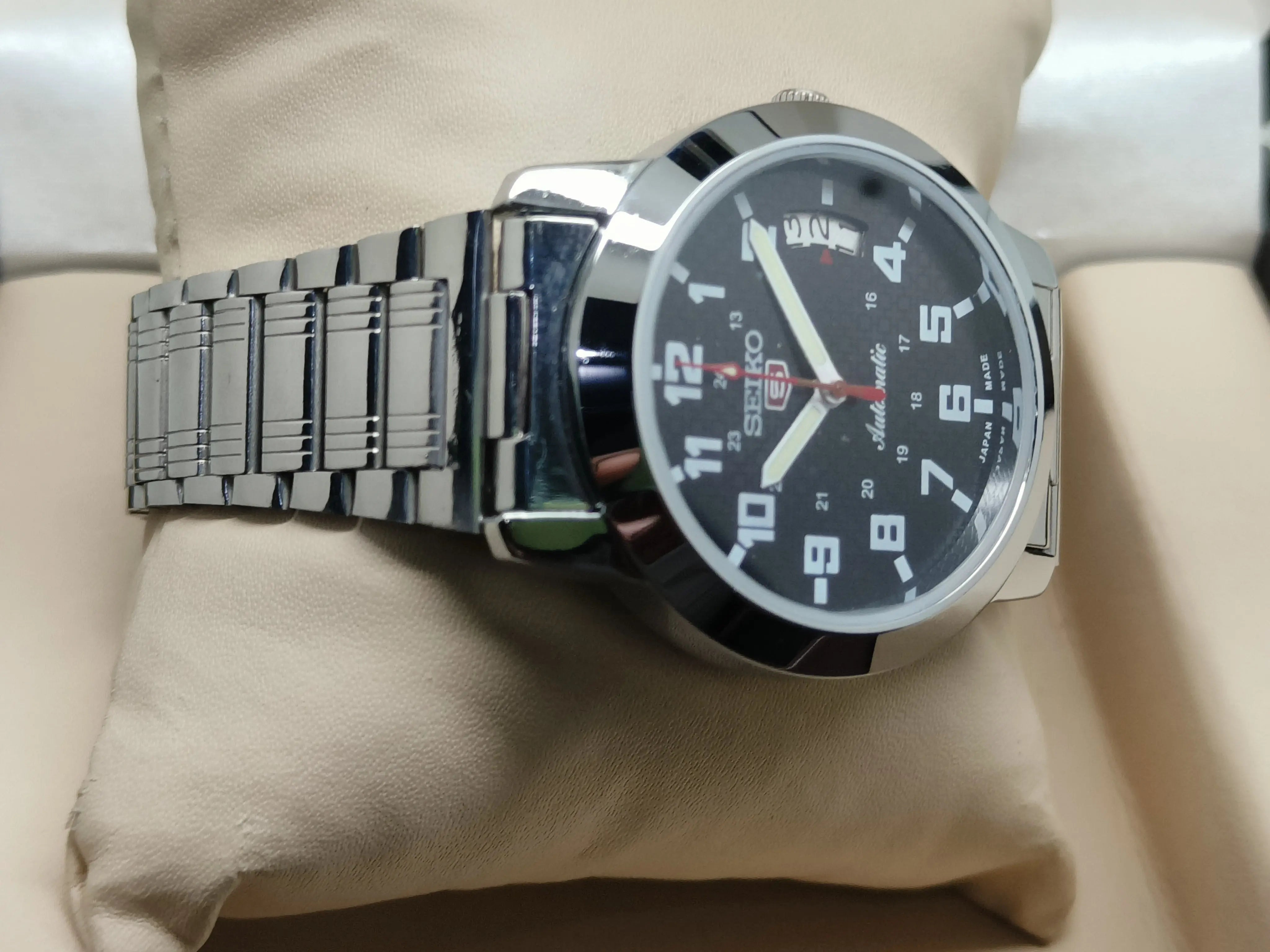 Seiko 5 Vintage Mesh Bracelet – Refurbished Classic Style National Watches