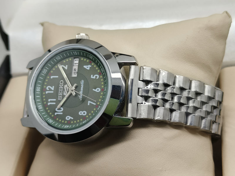 Seiko 5 Vintage Day/Date Original – Refurbished Piece