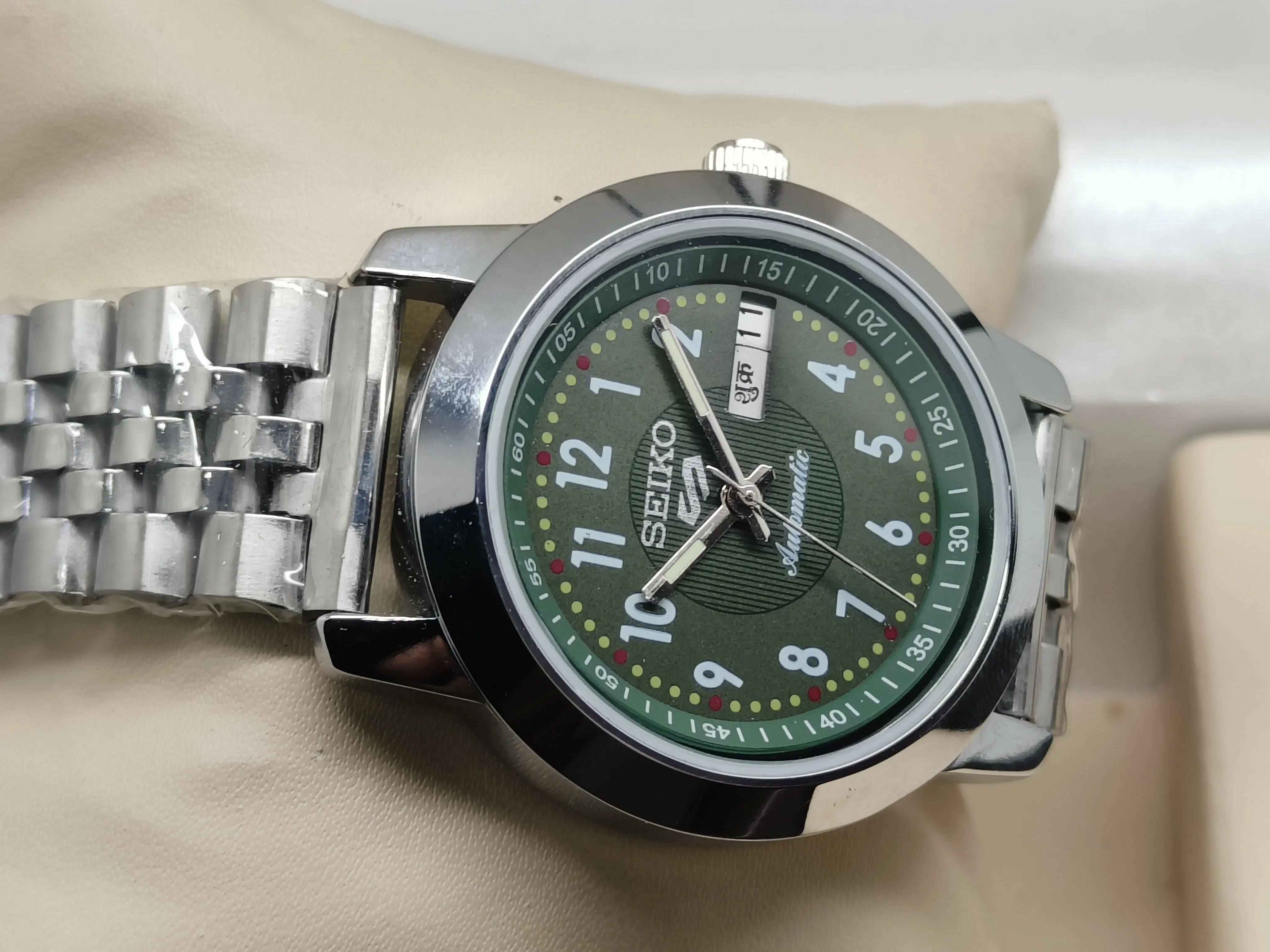 Seiko 5 Vintage Day/Date Original – Refurbished Piece National Watches