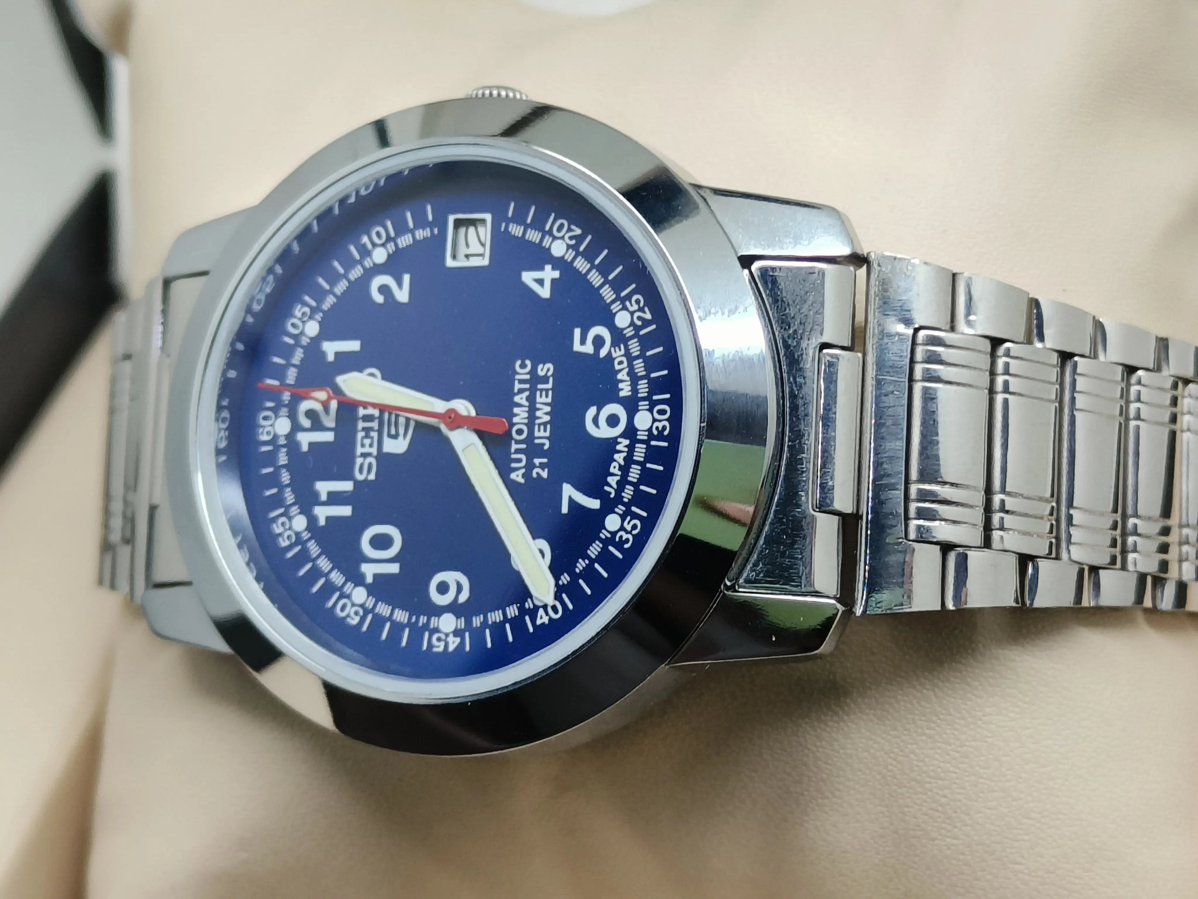 Seiko 5 Vintage Champagne Dial – Restored Dress Watch National Watches