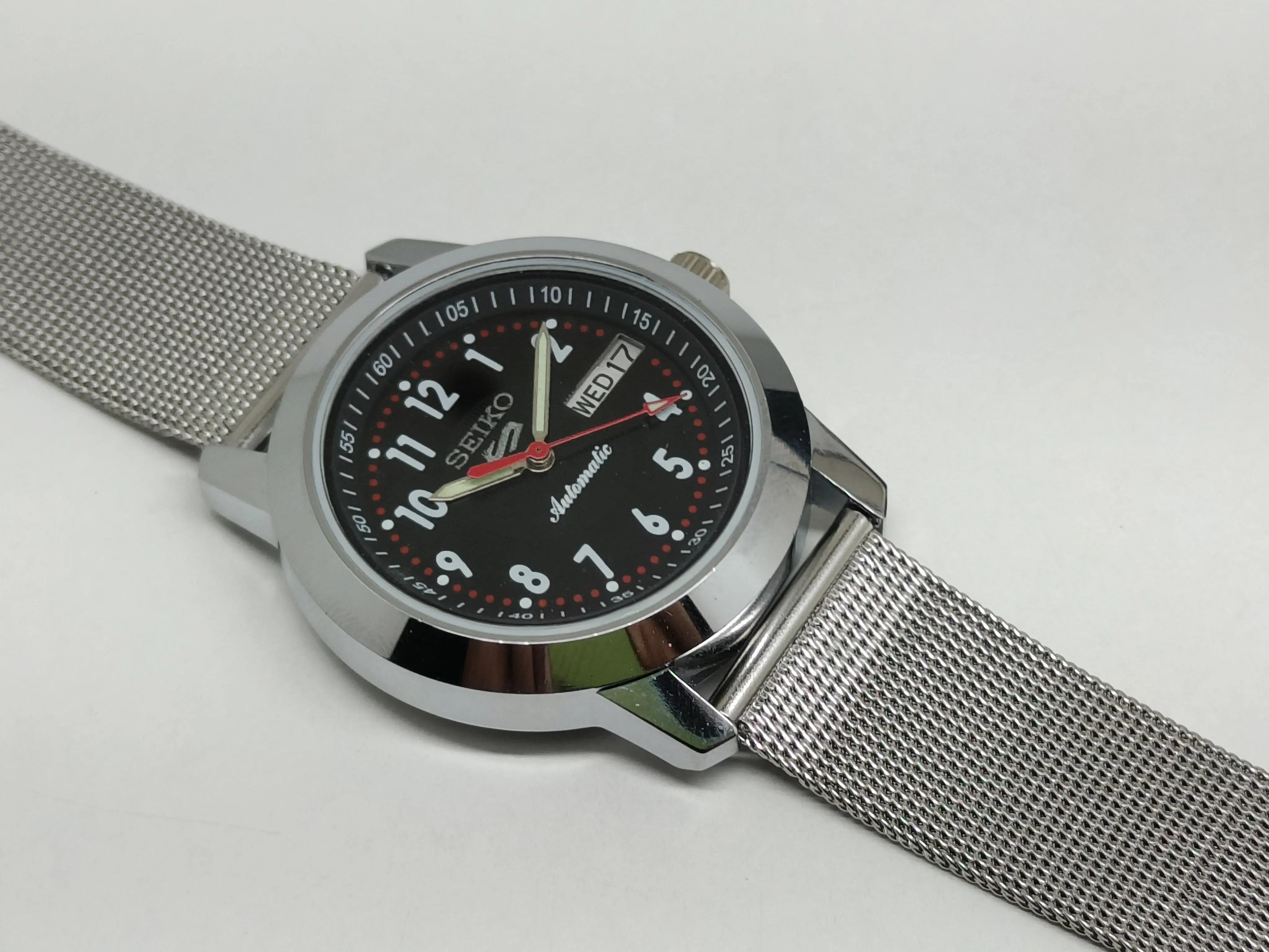 Seiko 5 Vintage Lime Green Dial – Refurbished Bold Style National Watches
