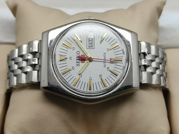 Seiko 5 Vintage Burgundy Dial – Refurbished Unique Piece