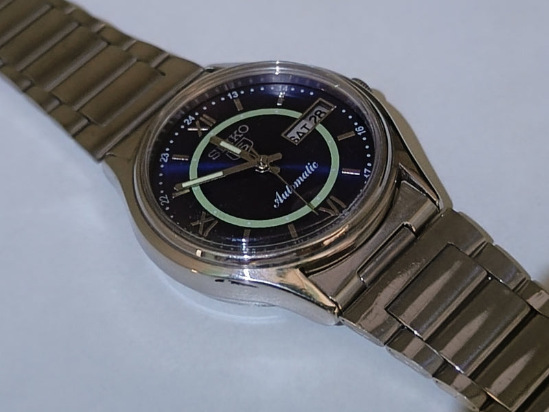 Seiko 5 Vintage Racing Dial – Restored Sport Style