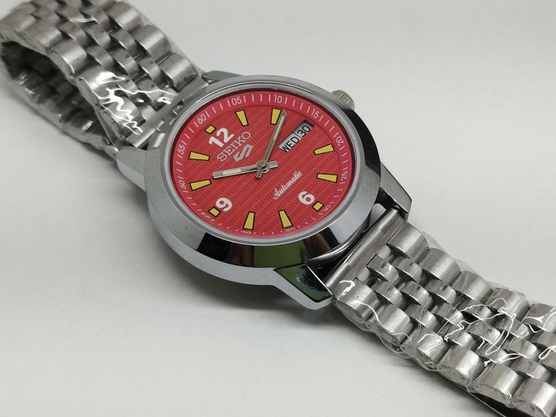 Seiko 5 Vintage Diver Style Bezel – Refurbished & Stylish