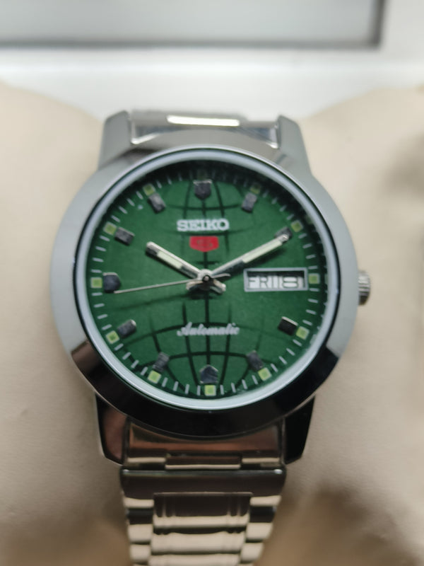 Seiko 5 Vintage Matte Black – Refurbished Subtle Look