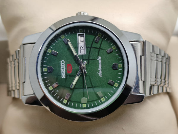 Seiko 5 Vintage Matte Black – Refurbished Subtle Look