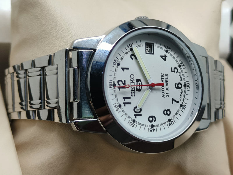 Seiko 5 Vintage Applied Indices – Restored Detailing