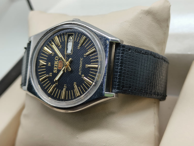 Seiko 5 Vintage Domed Crystal – Refurbished Retro Aesthetic