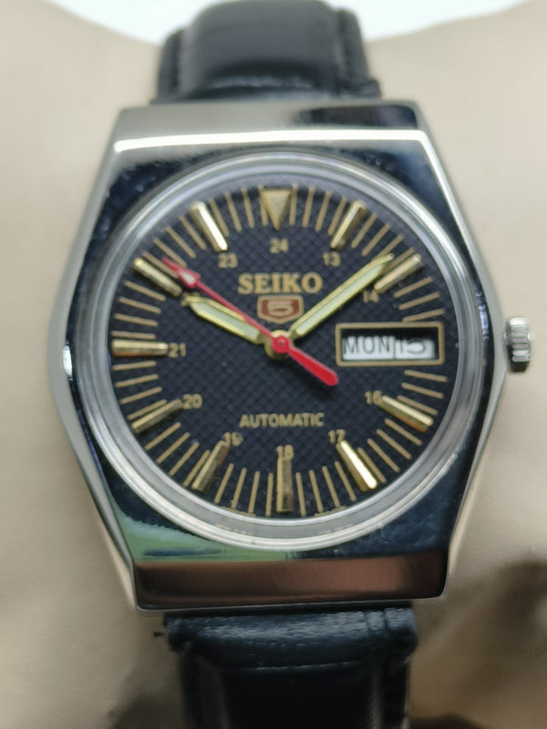 Seiko 5 Vintage Automatic – All Original Parts (Refurbished)