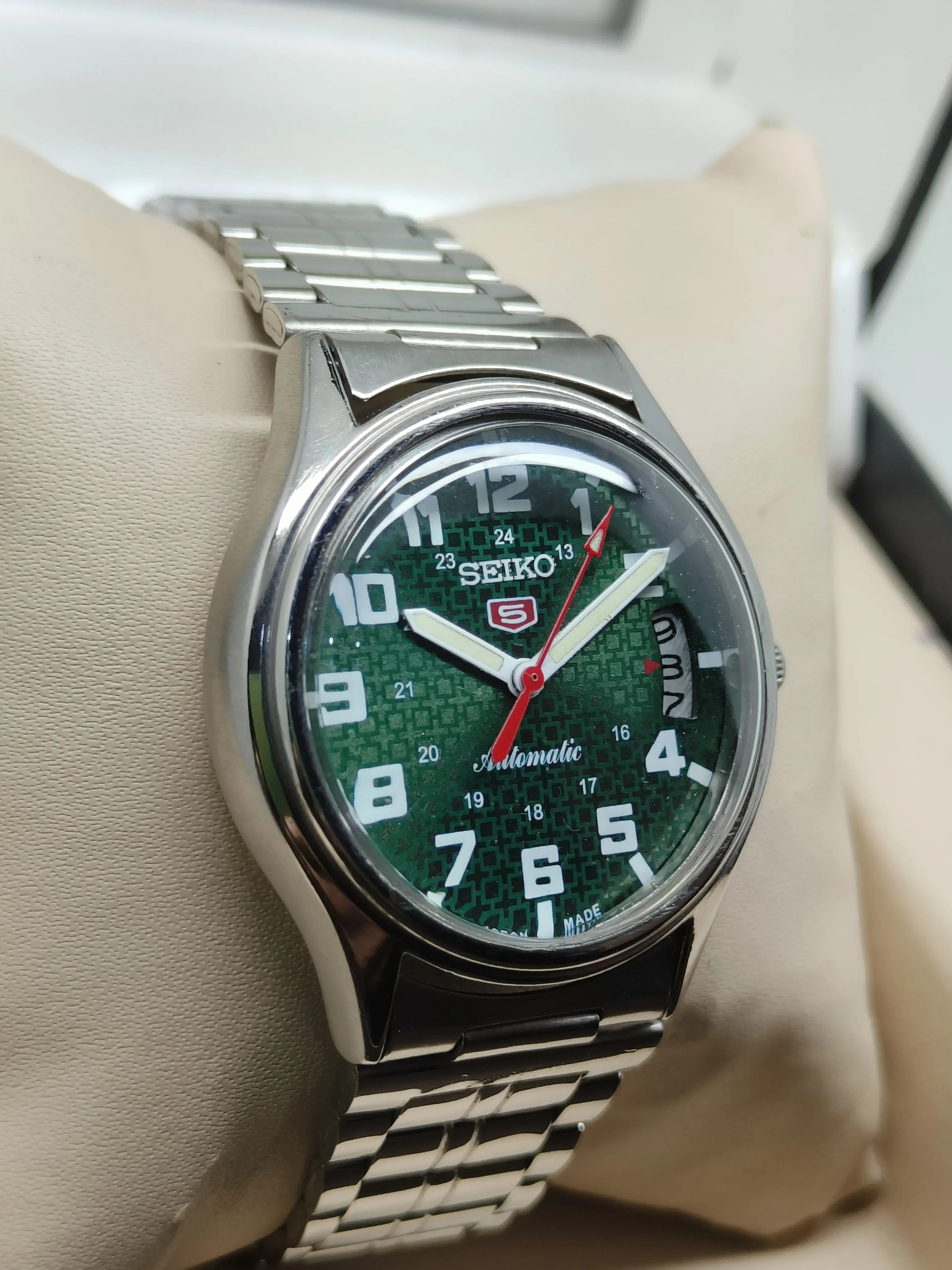 Seiko 5 Vintage Automatic – Collector’s Restored Piece National Watches