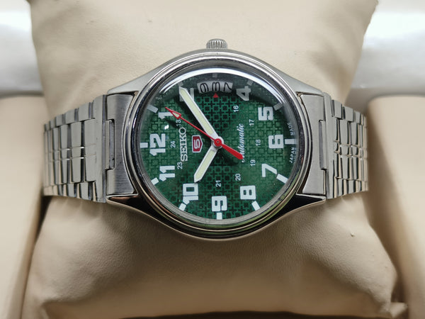 Seiko 5 Vintage Automatic – Collector’s Restored Piece