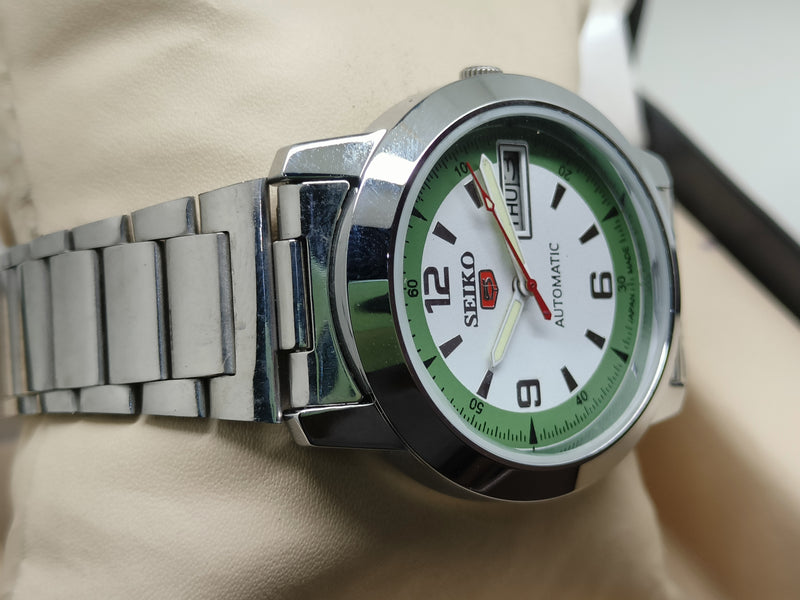 Seiko 5 Vintage Automatic – Rare Find Refurbished
