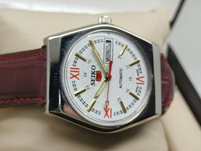 Seiko 5 Vintage Automatic – Unisex Classic