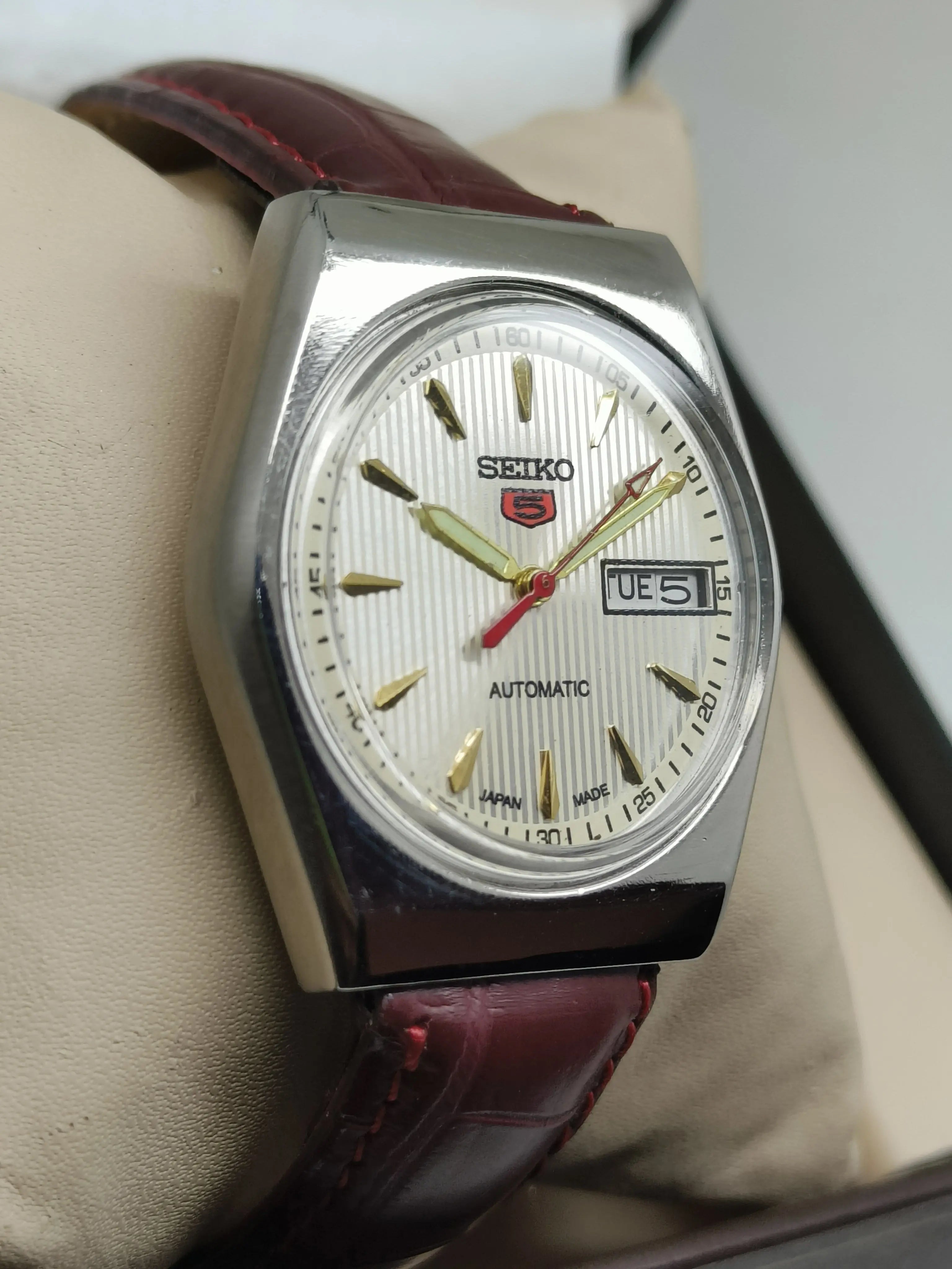 Seiko 5 Vintage Automatic – Oversized 40mm (if size allows) National Watches