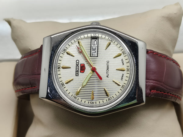Seiko 5 Vintage Automatic – Oversized 40mm (if size allows)
