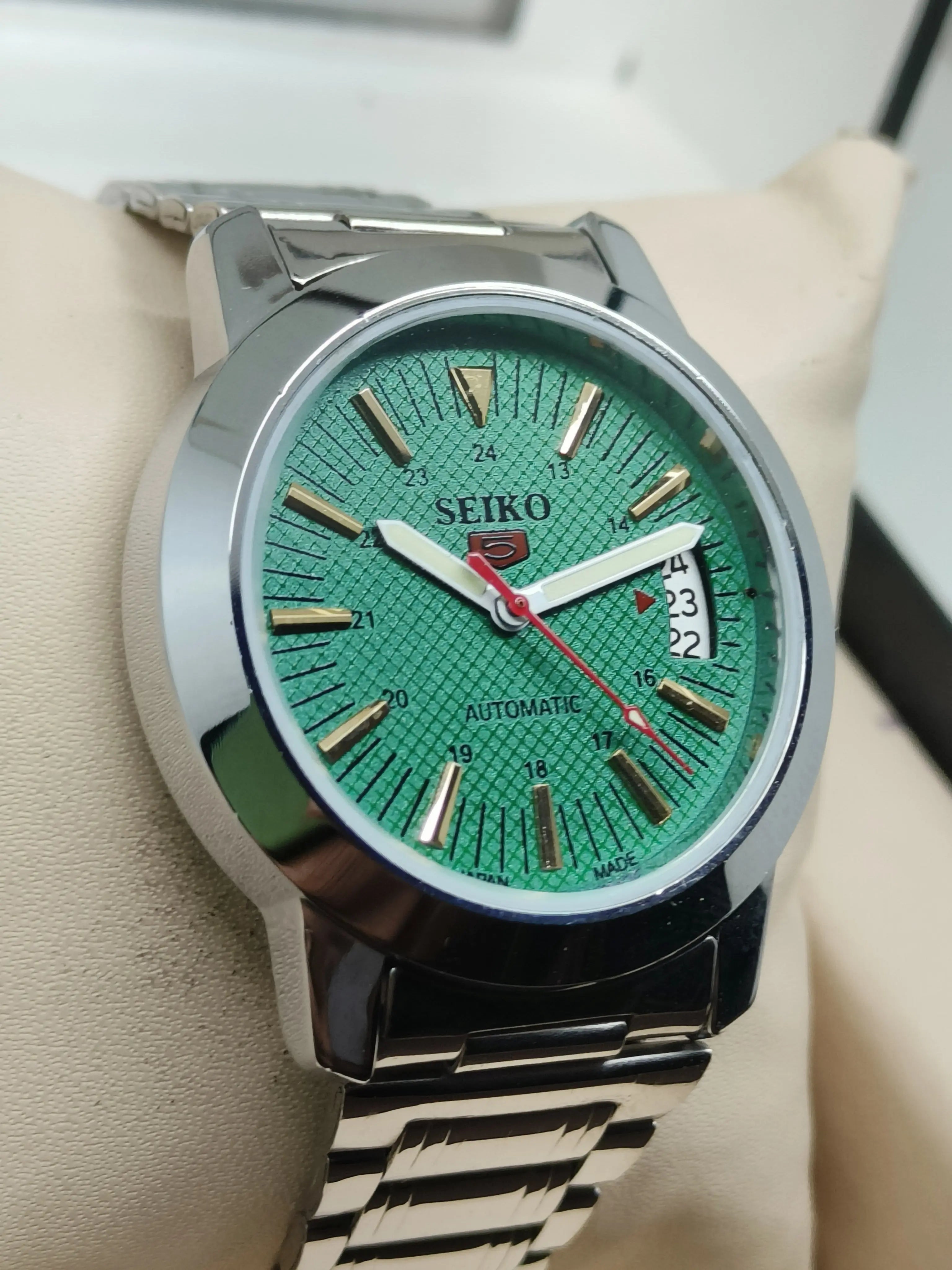 Seiko 5 Vintage Automatic – Slim 37mm Classic Size National Watches