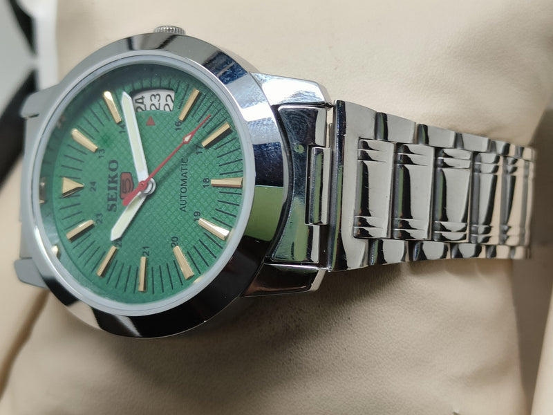 Seiko 5 Vintage Automatic – Slim 37mm Classic Size