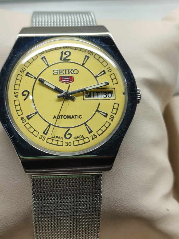 Seiko 5 Vintage Automatic – Serial # Visible Case Back