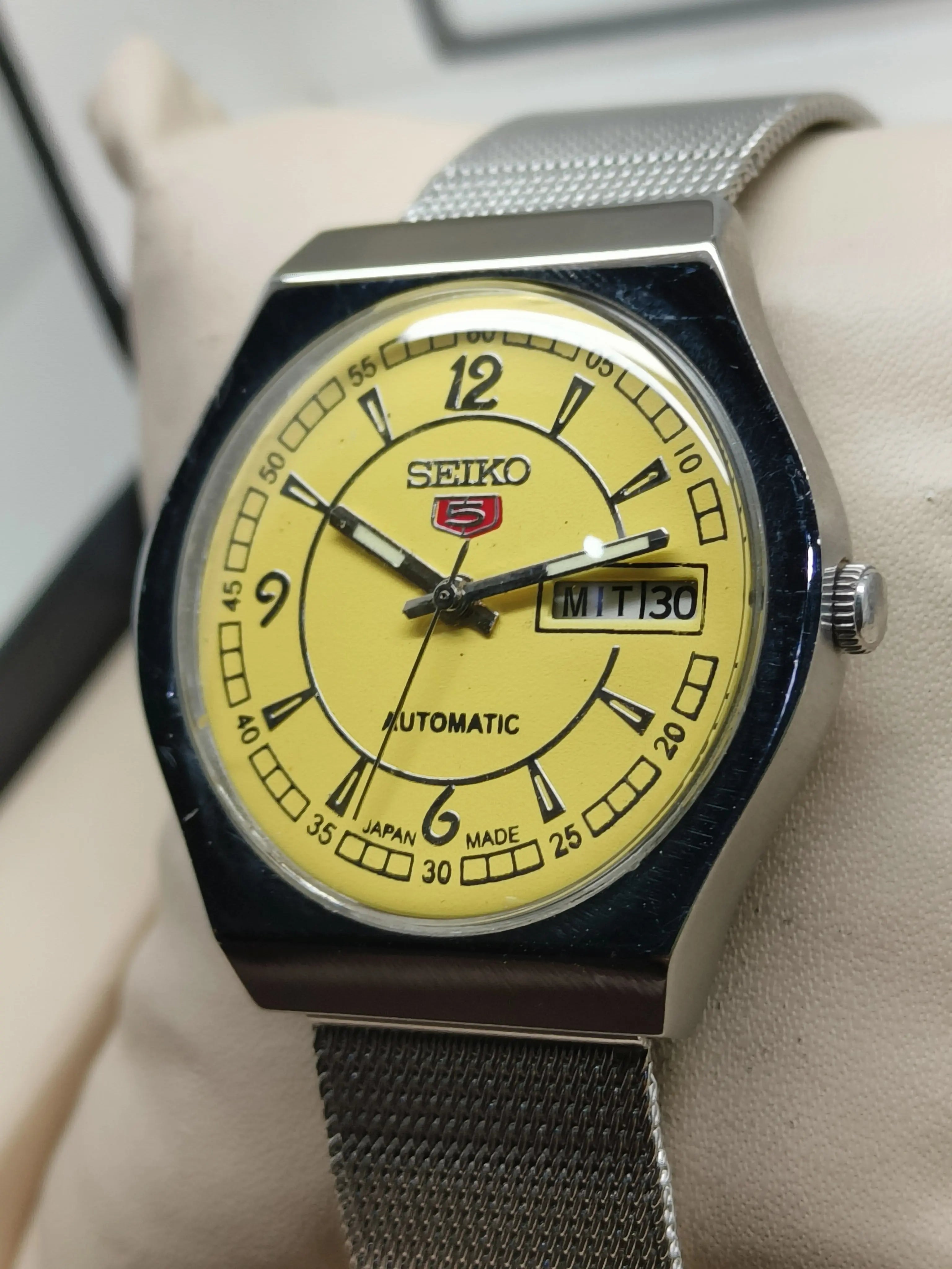 Seiko 5 Vintage Automatic – Serial # Visible Case Back National Watches