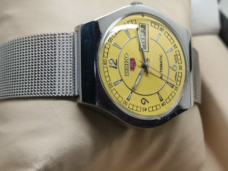 Seiko 5 Vintage Automatic – Serial # Visible Case Back
