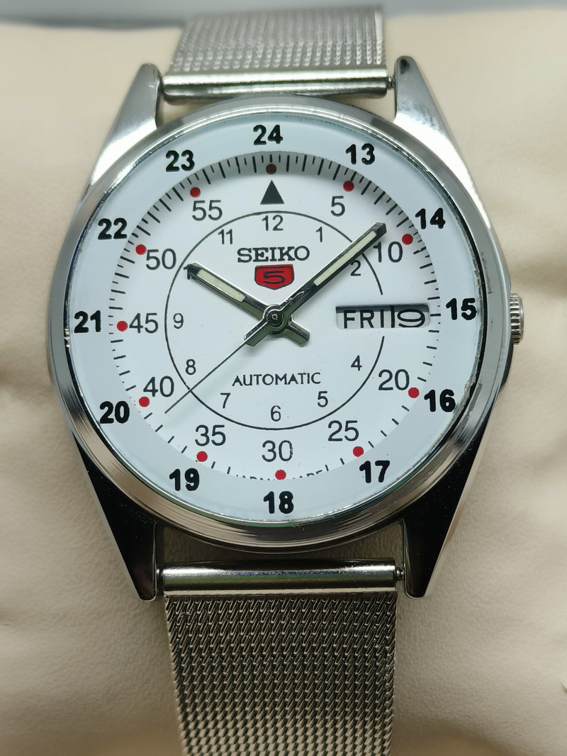 Seiko 5 Vintage Automatic – Reliable Power Reserve