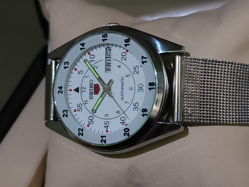 Seiko 5 Vintage Automatic – Reliable Power Reserve