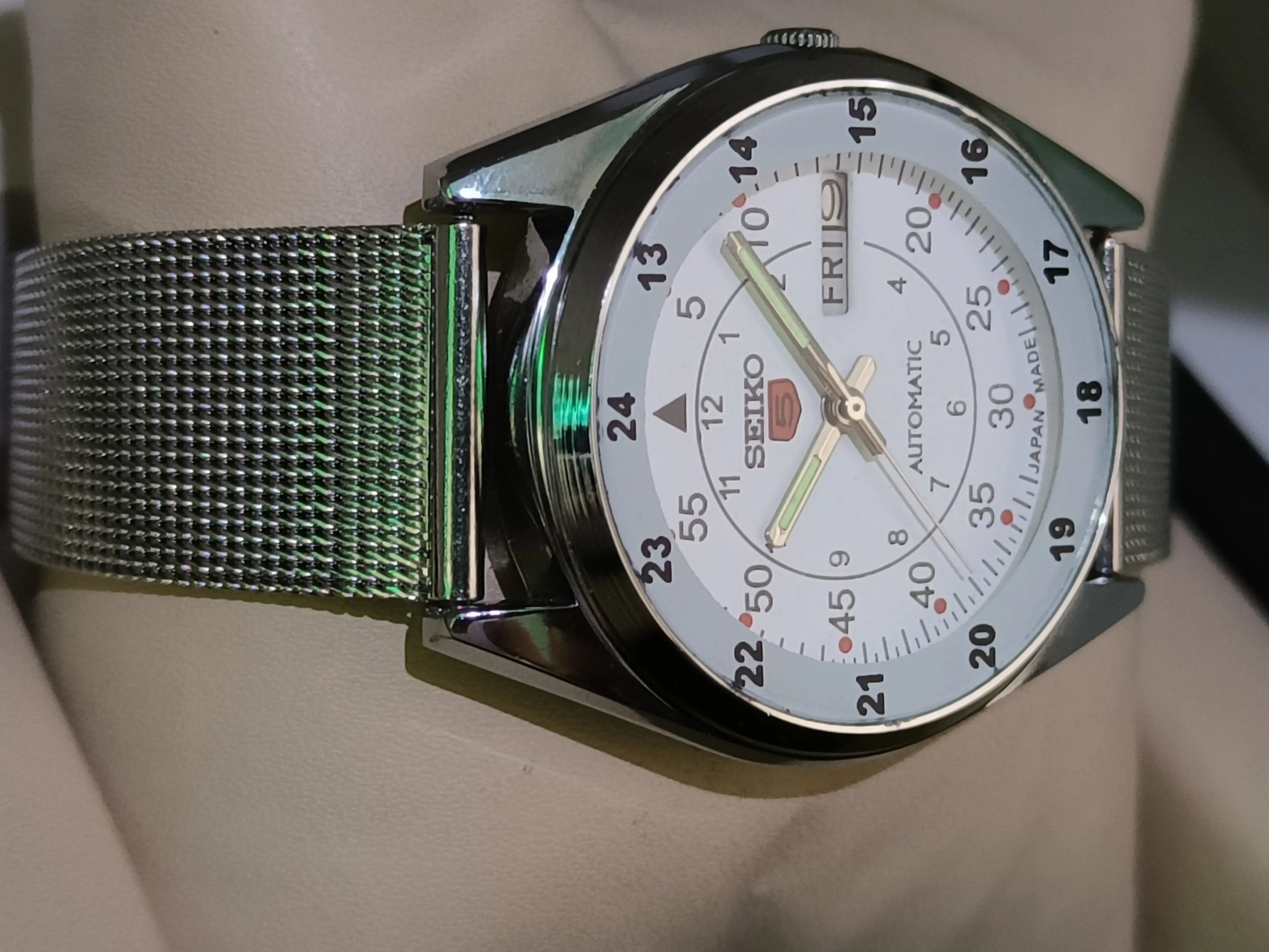 Seiko 5 Vintage Automatic – Reliable Power Reserve National Watches