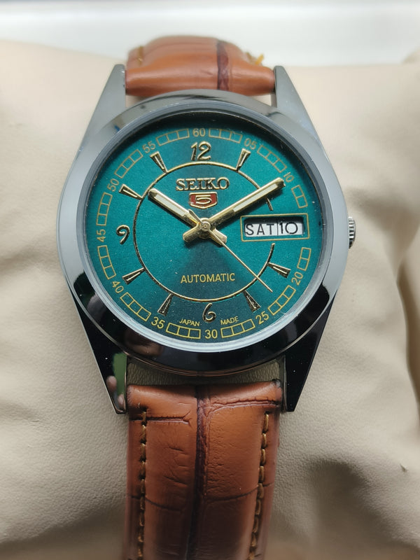 Seiko 5 Vintage Automatic – New Crystal Installed