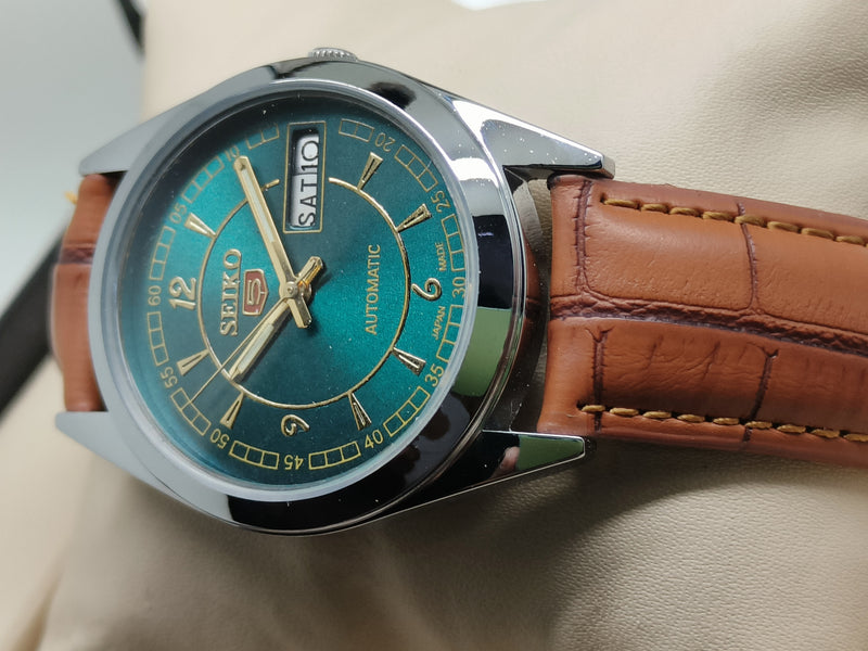 Seiko 5 Vintage Automatic – New Crystal Installed