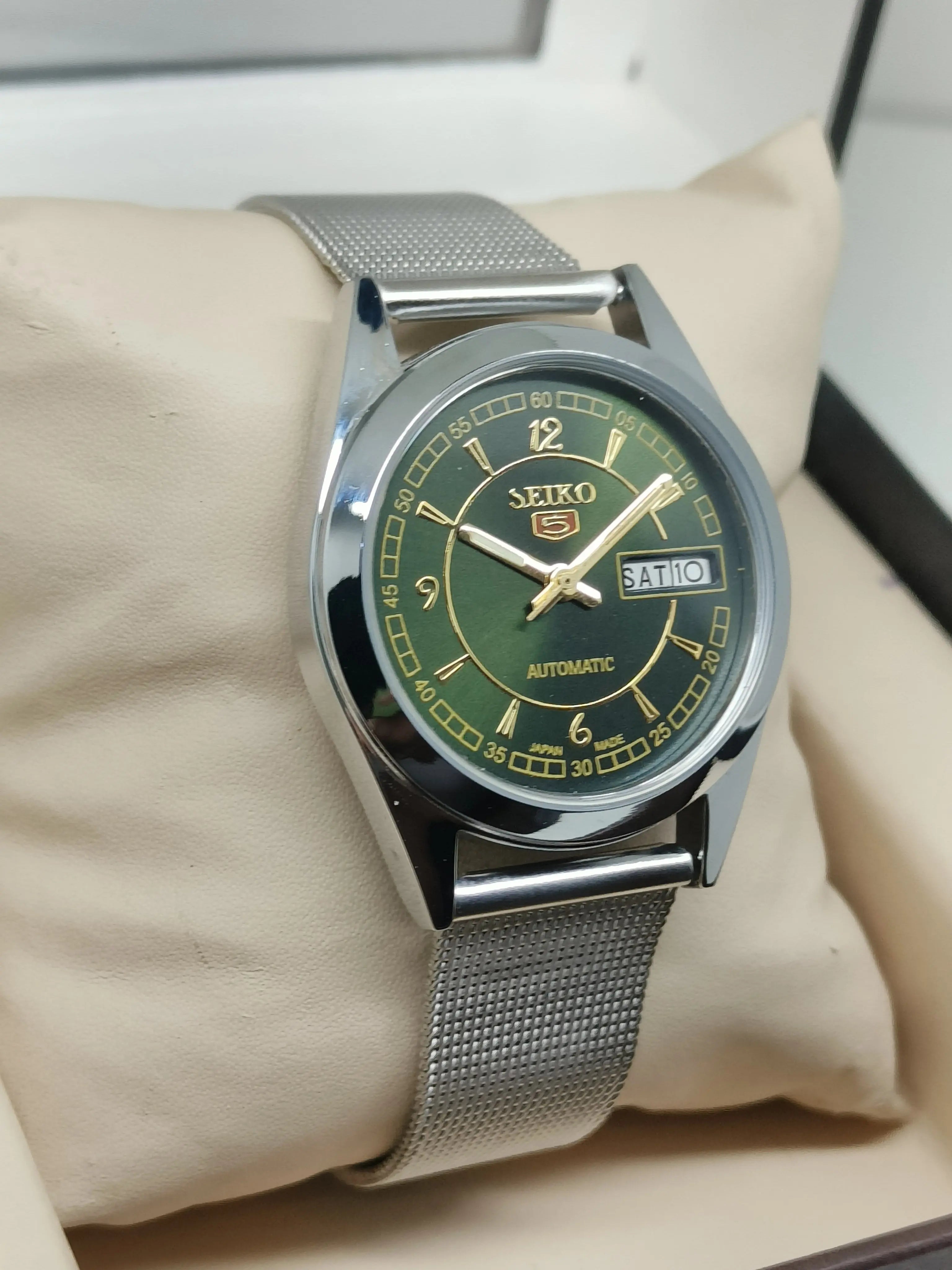 Seiko 5 Vintage Automatic – Day/Date Japan Movement National Watches