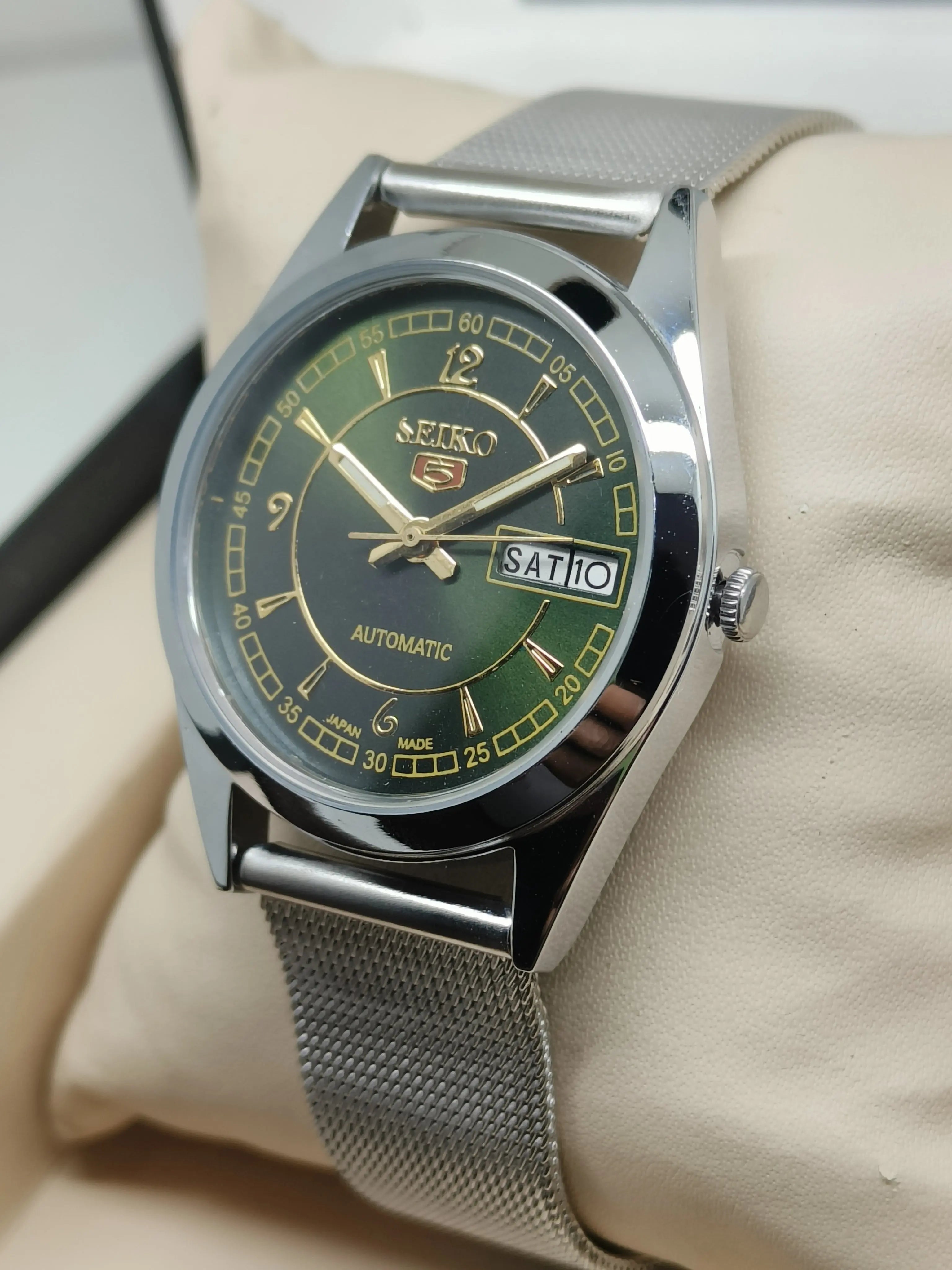 Seiko 5 Vintage Automatic – Day/Date Japan Movement National Watches