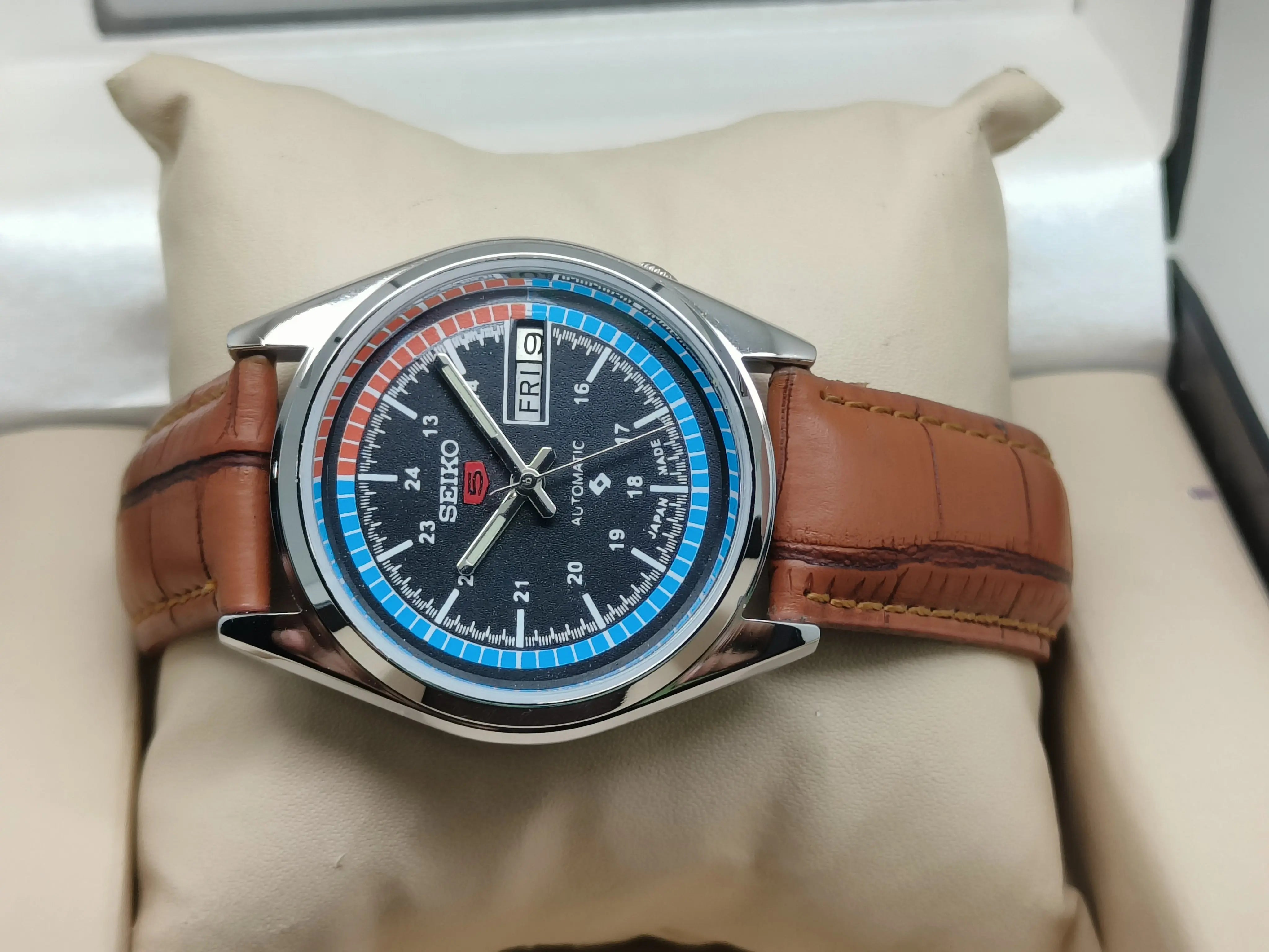 Seiko 5 Vintage Automatic – Japanese Heritage & Style National Watches