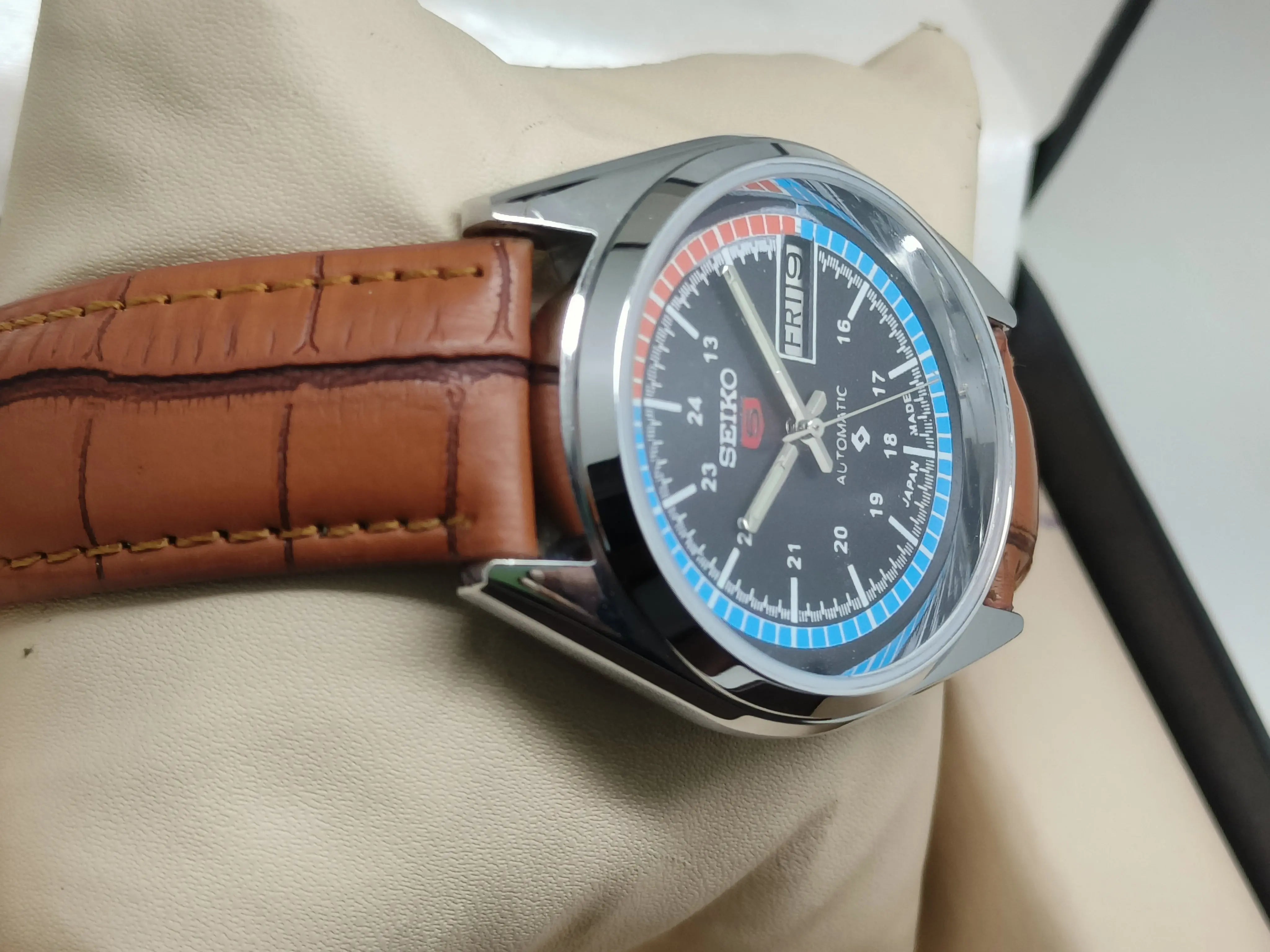 Seiko 5 Vintage Automatic – Japanese Heritage & Style National Watches