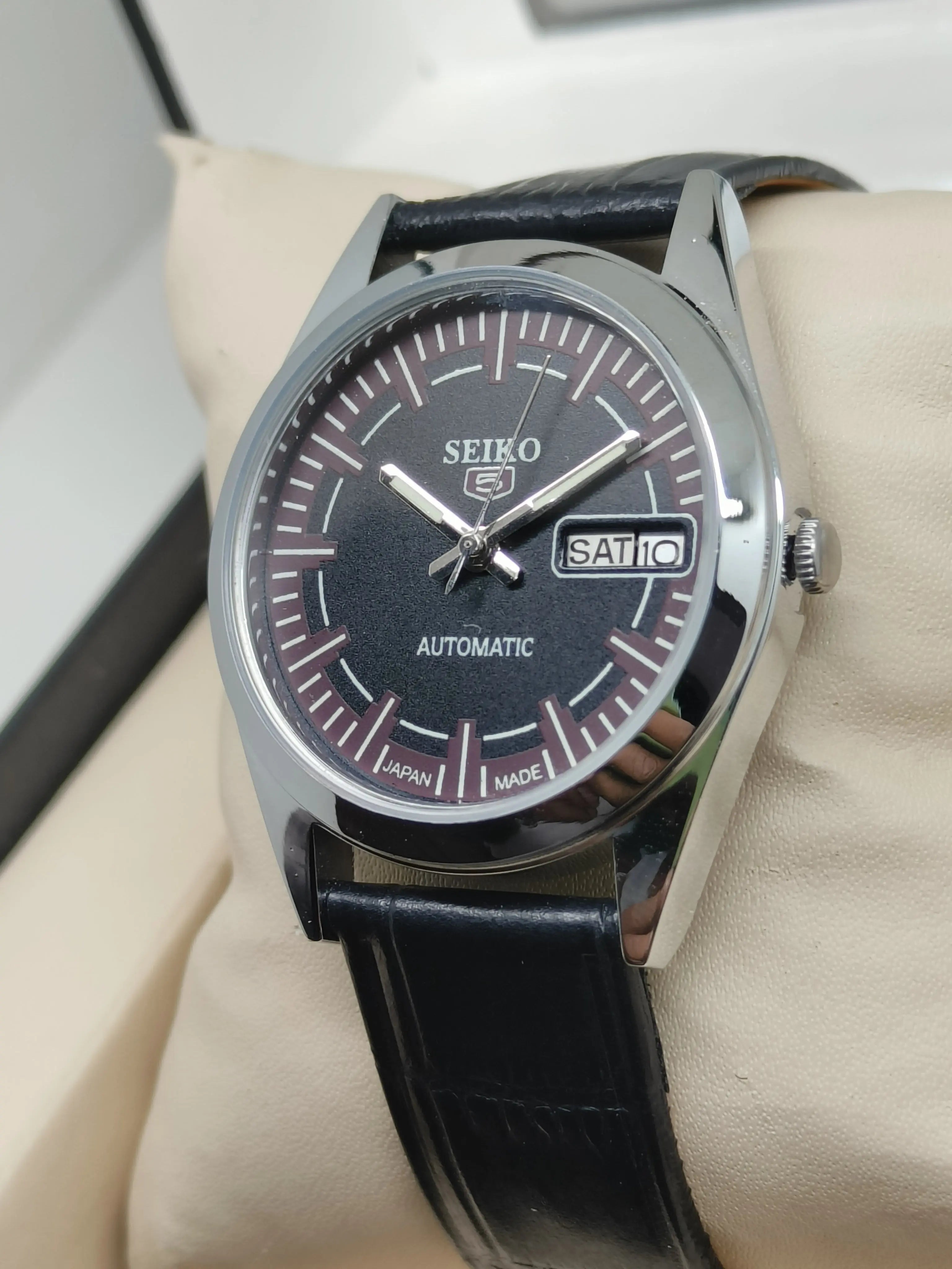 Seiko 5 Vintage Automatic – Rugged & Reliable National Watches