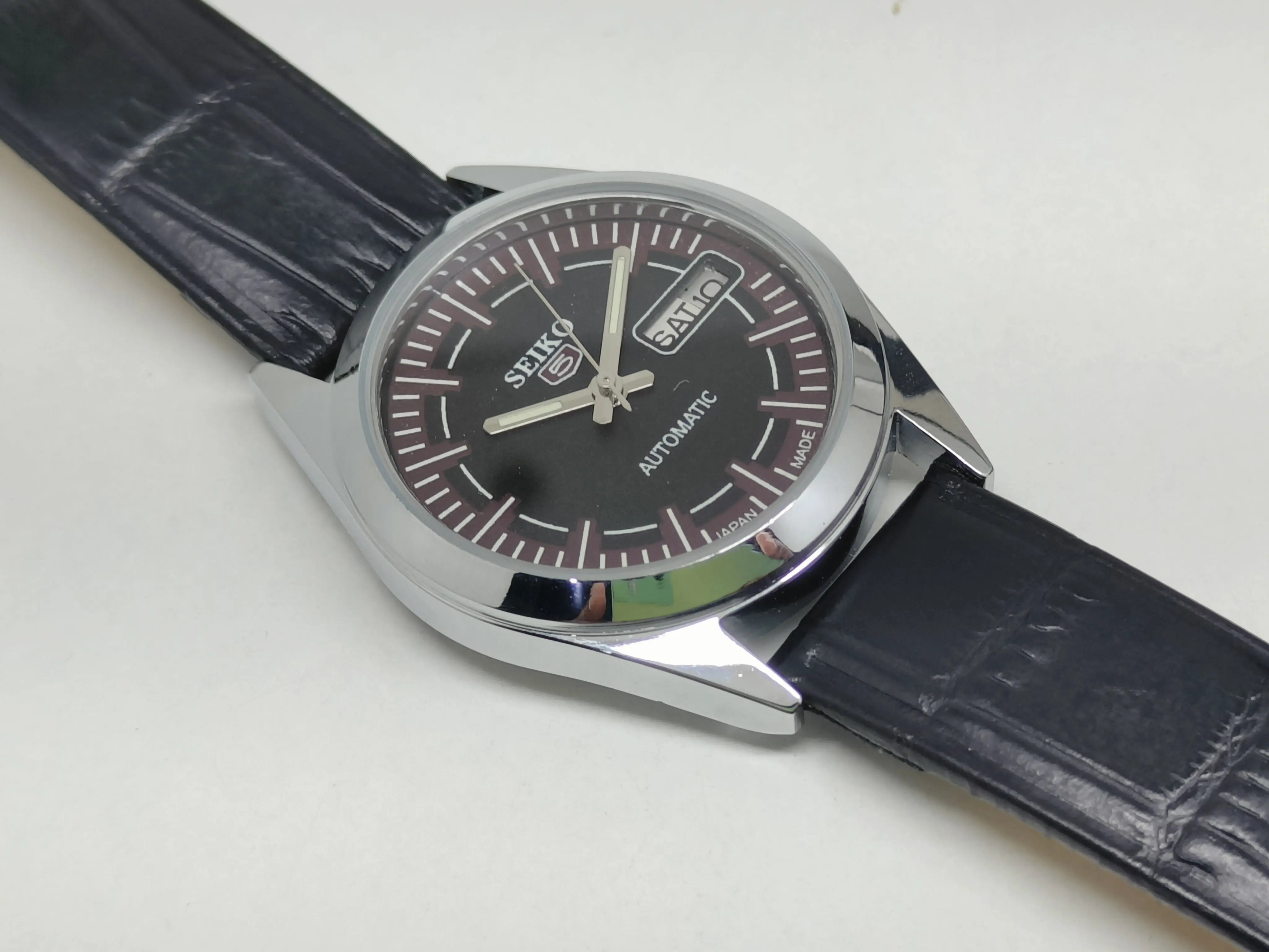 Seiko 5 Vintage Automatic – Rugged & Reliable National Watches