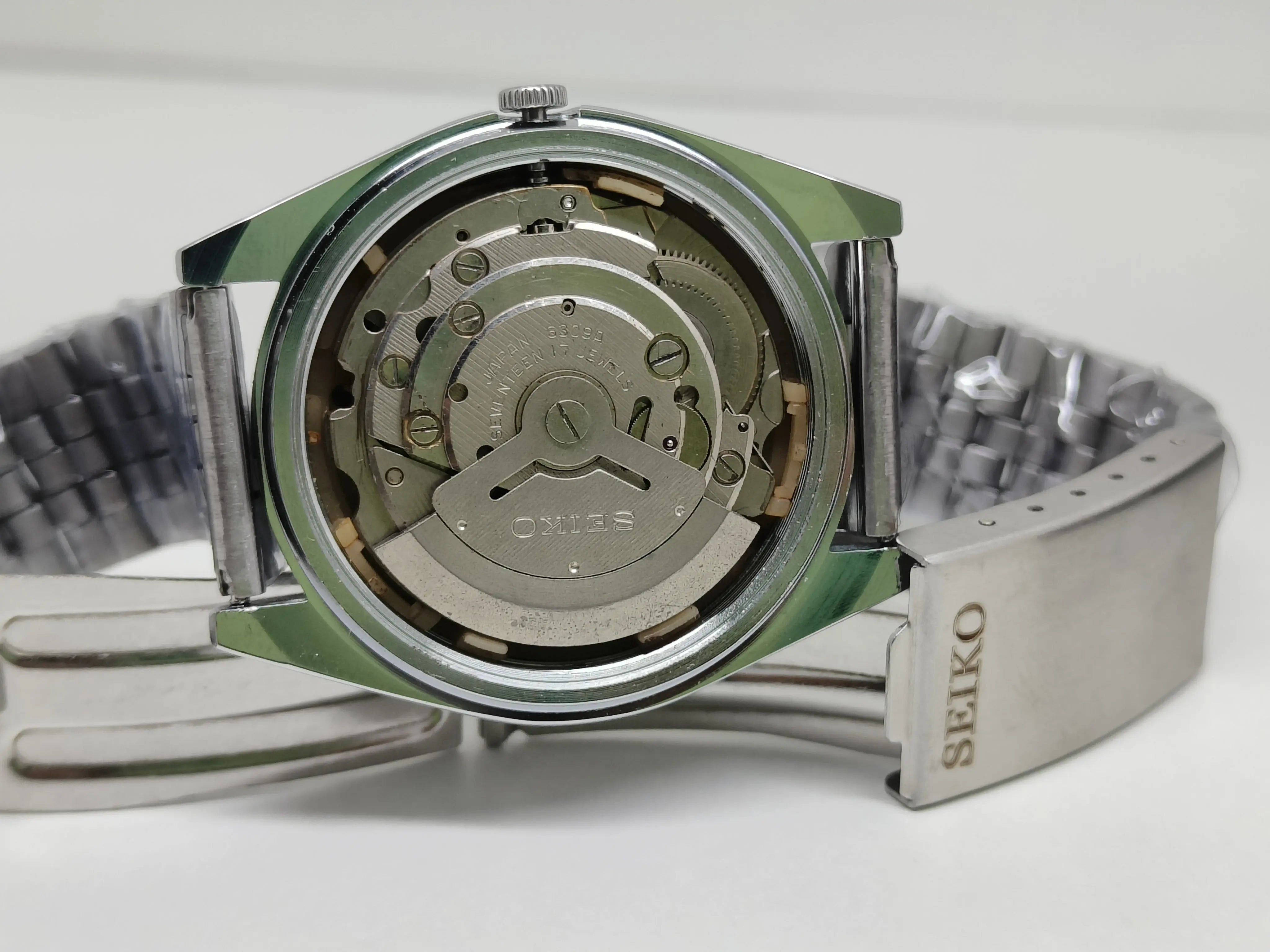 Seiko 5 Vintage Automatic – Classic Retro Appeal National Watches