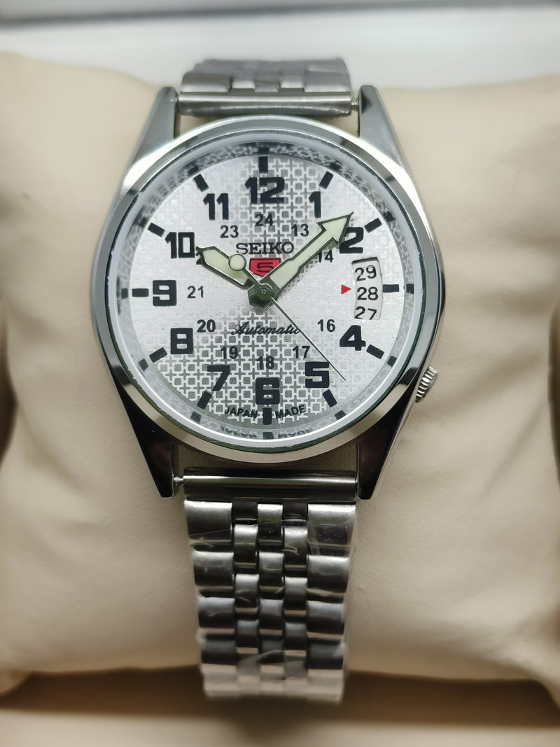 Seiko 5 Vintage Automatic – Field & Outdoor Use