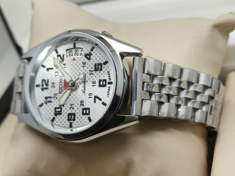 Seiko 5 Vintage Automatic – Field & Outdoor Use