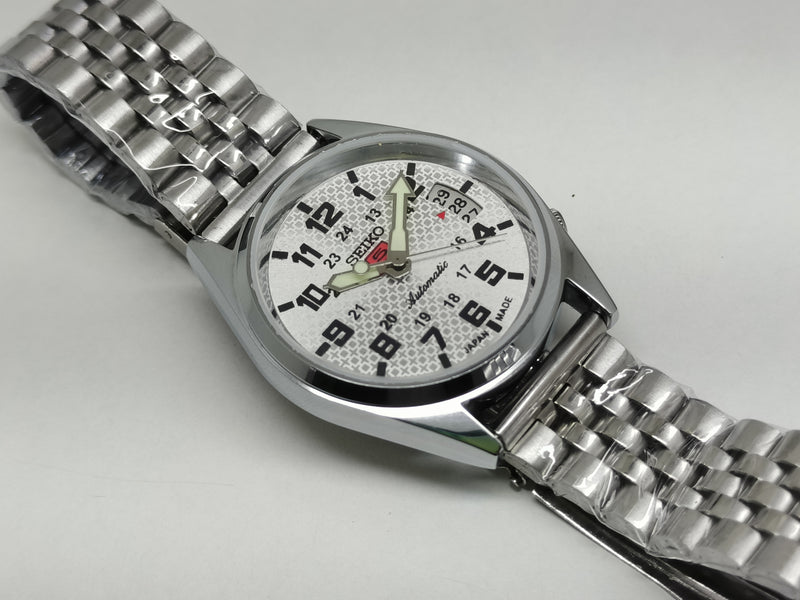 Seiko 5 Vintage Automatic – Field & Outdoor Use
