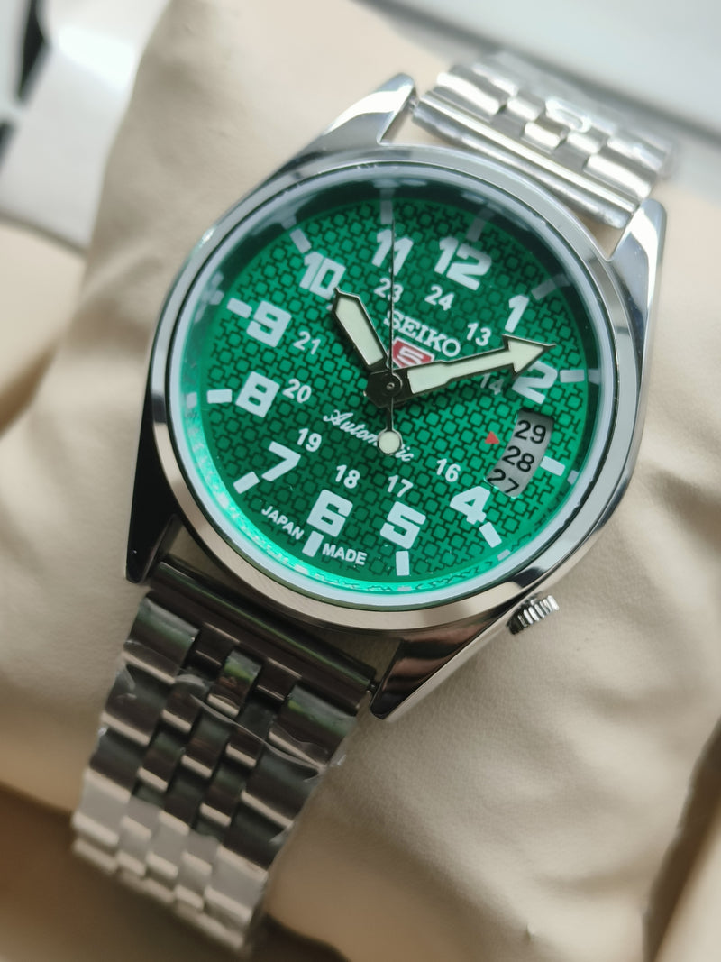 Seiko 5 Vintage Automatic – Classic Retro Appeal