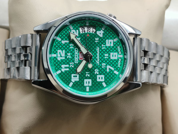 Seiko 5 Vintage Automatic – Classic Retro Appeal
