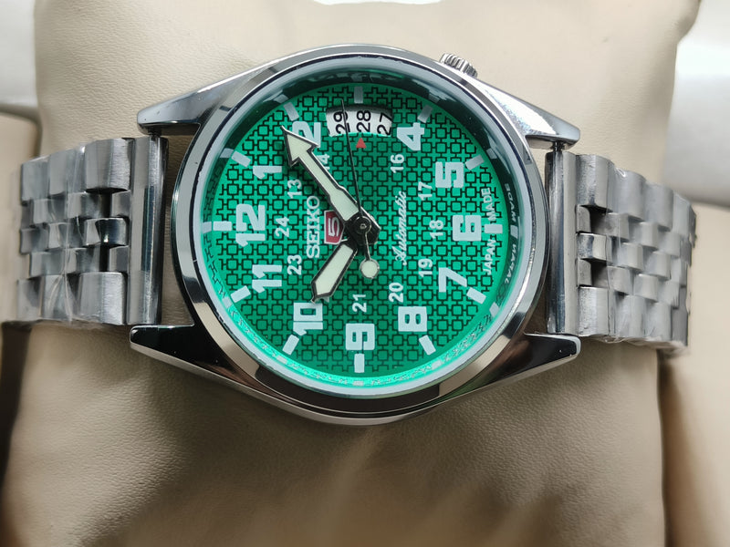 Seiko 5 Vintage Automatic – Classic Retro Appeal