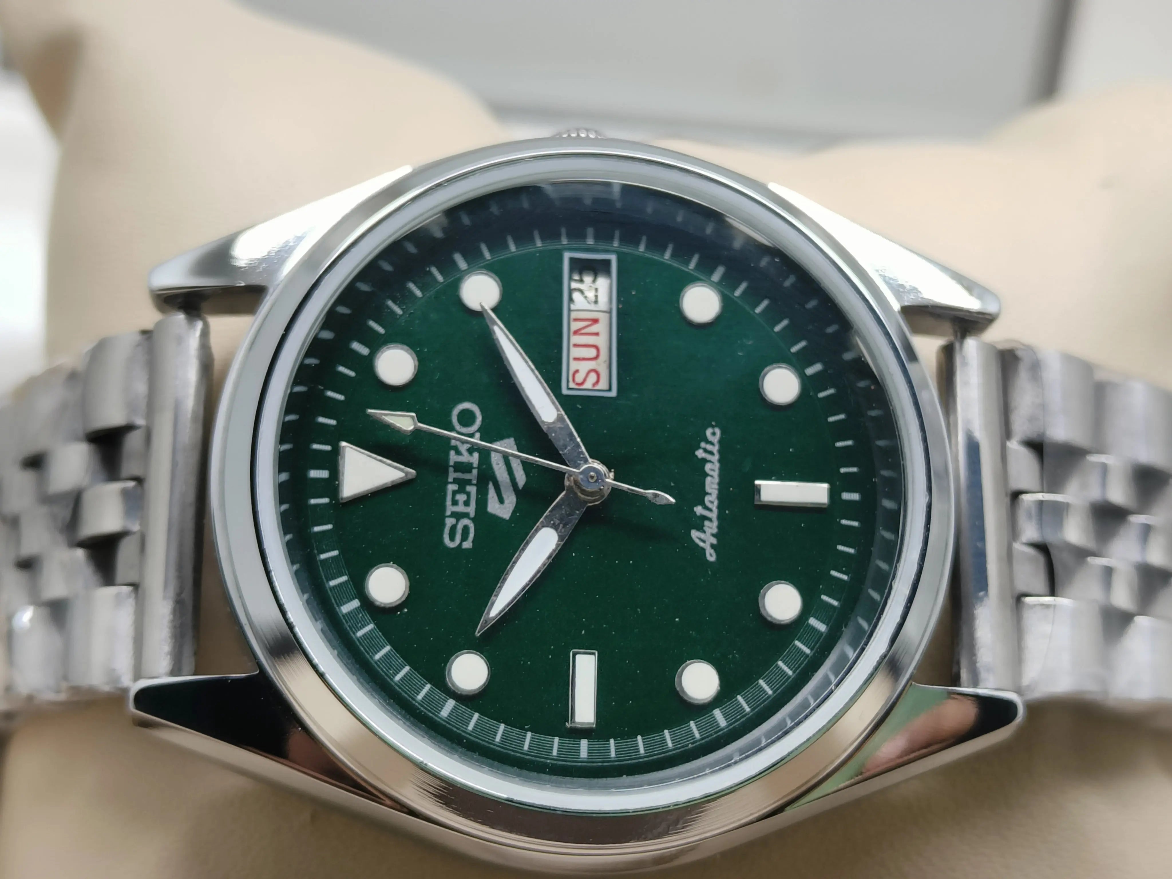 Seiko 5 Vintage Automatic – Bold & Timeless National Watches