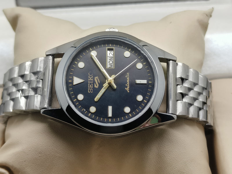 Seiko 5 Vintage Automatic – Rare Bezel Insert