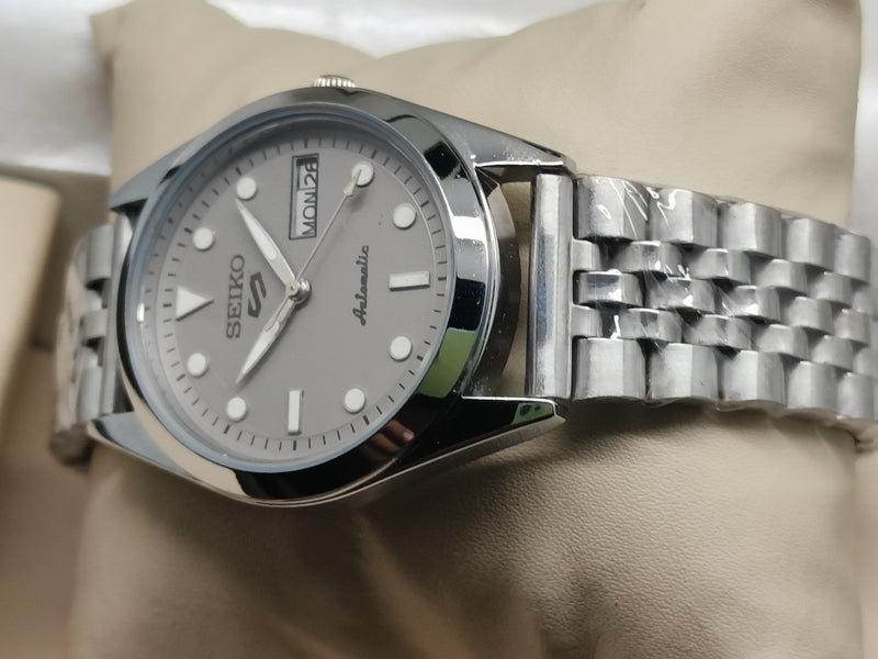 Seiko 5 Vintage Automatic – Explorer Index